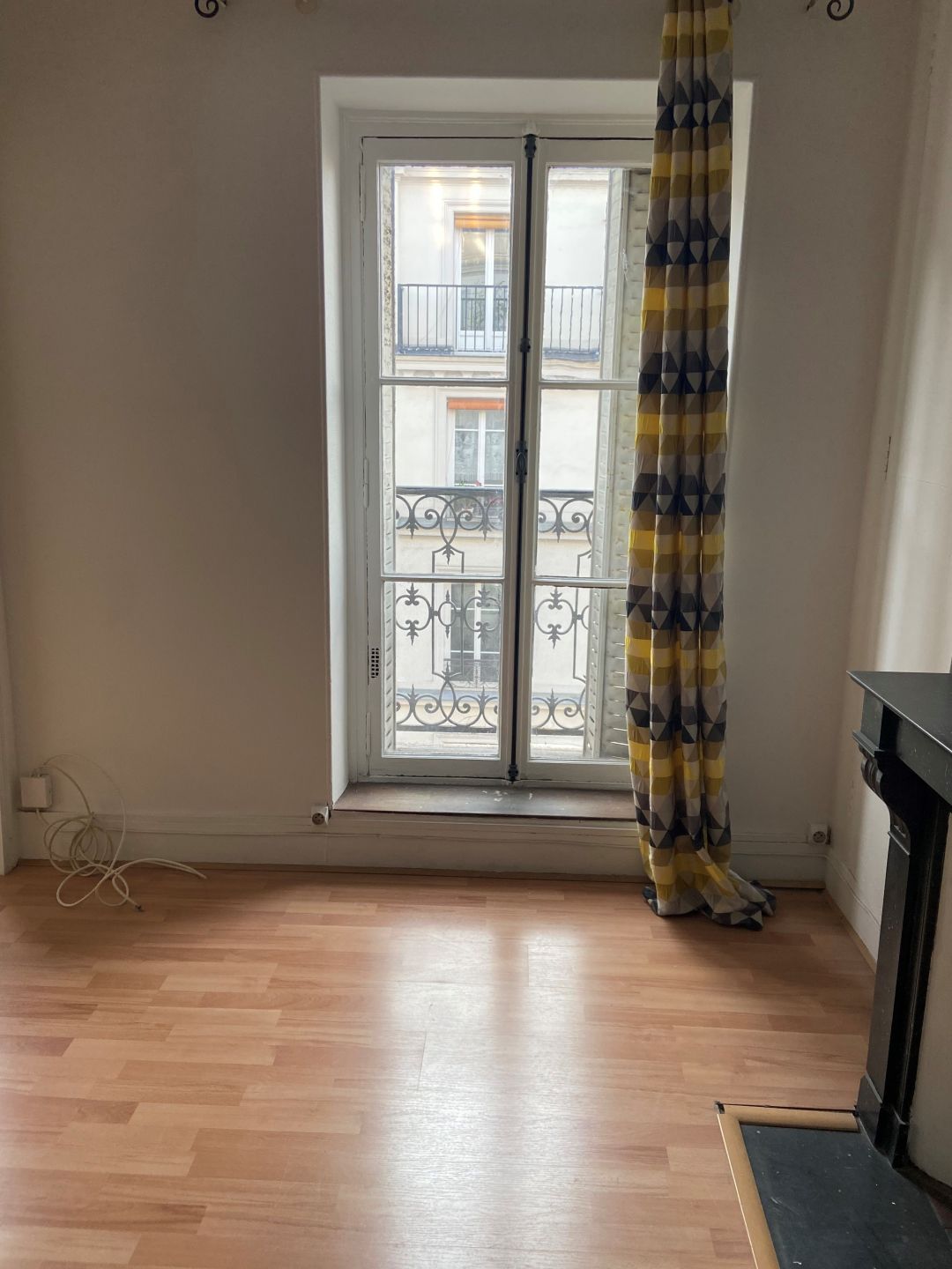 PARIS 11e·28m²·Studio·Meublé·A long terme uniquement[Location à Paris France]