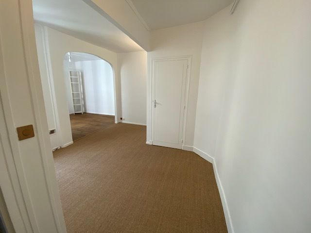 PARIS 9e·28m²·Studio·Non meublé·A long terme uniquement[Location à Paris France]