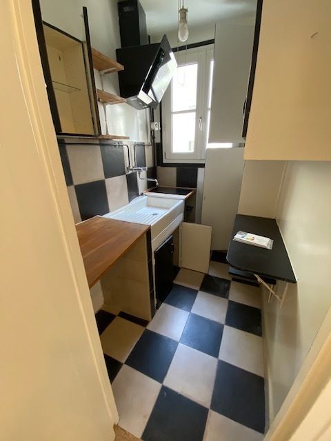 PARIS 9e·28m²·Studio·Non meublé·A long terme uniquement[Location à Paris France]