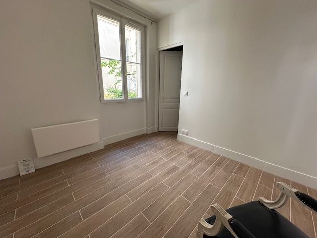 PARIS 18e·31m²·Second-hand·F2[Paris Rental]