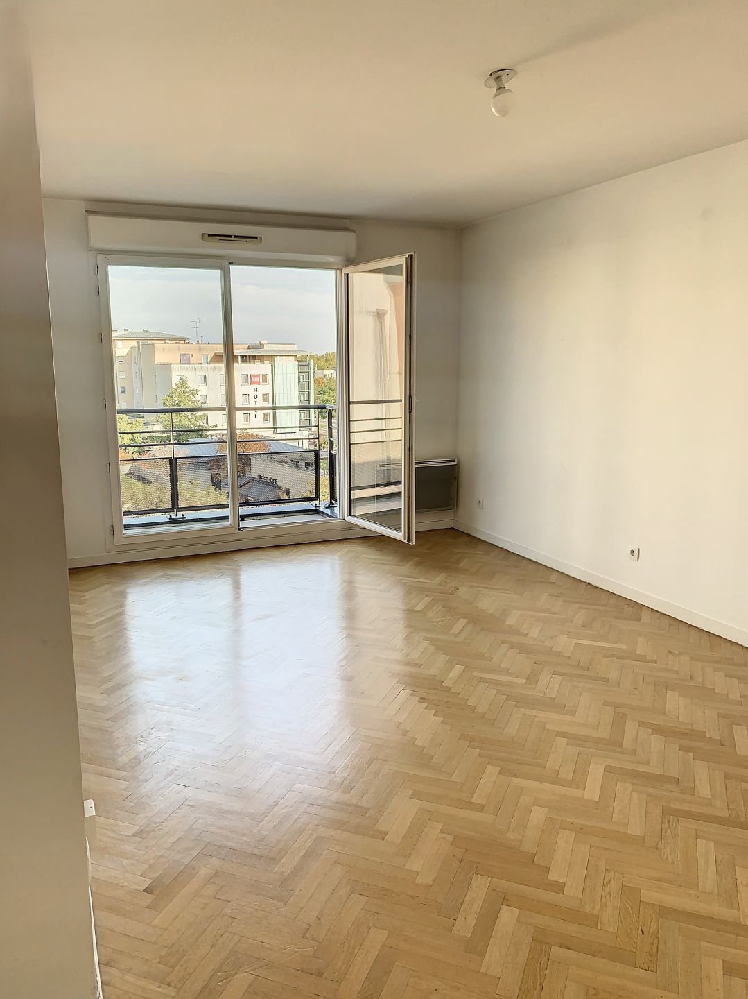 Clamart 92e·62m²·Second-hand·F3[Paris Rental]