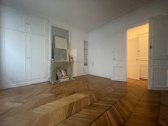 PARIS 9e·57m²·tabac·No furniture·Long-term only[Paris Rental]