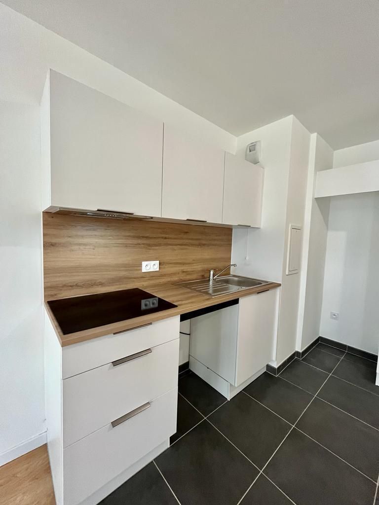 Saint-Ouen 93지역·34m²·studio·가구 없음·장기만 가능[프랑스 부동산,프랑스 아파트 매매,파리 집 구하기,프랑스 임대 부동산,프랑스 부동산 투자,프랑스 아파트 임대 방법,파리 집 계약 절차,프랑스 부동산 세금 정보,프랑스 부동산 중개인 추천,프랑스 주택 임대 시세,프랑스 주택 관리 서비스,프랑스 아파트 월세,프랑스 단기 임대,파리 집 임대,프랑스 월세 계약,프랑스 월세 시세,파리 임대 집 추천,프랑스 임대,프랑스 월세 ,프랑스 부동산 임대 서비스,프랑스 부동산 중개,프랑스 부동산 에이전시,파리 부동산 중개인,프랑스 부동산 매물,파리 부동산 에이전시 추천,파리 현지 부동산 상담,파리 부동산 거래 대행,프랑스 부동산 시세 조회,프랑스 부동산 서비스,파리 부동산 에이전시,프랑스 부동산 전문가,프랑스 부동산 거래 팁,프랑스 주택 중개 플랫폼,파리 유학생 ,프랑스 유학 집 구하기,파리 학생 기숙사 임대,프랑스 유학생 월세 아파트,프랑스 유학 임대 계약,파리 유학 생활 집 구하기,프랑스 유학생 쉐어하우스,프랑스 가족용 주택 매매,파리 가족 아파트 임대,프랑스 어린이 학교 근처 집,프랑스 이민 주택 ,맞춤형 부동산 서비스,파리 단기 임대 아파트,프랑스 출장용 주택,파리 월 단위 임대]