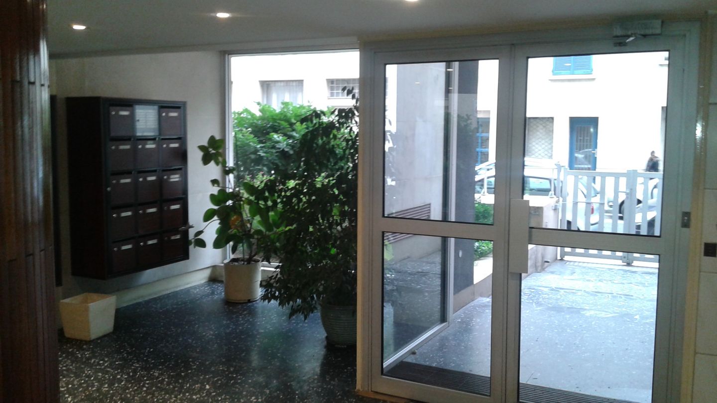 PARIS 19e·30m²·studio·No furniture·Long-term only[Paris Rental]