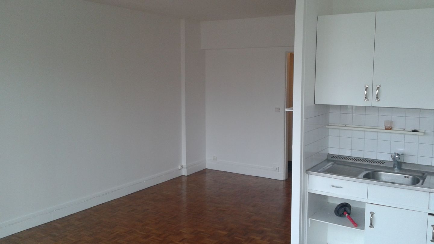 PARIS 19e·30m²·studio·No furniture·Long-term only[Paris Rental]