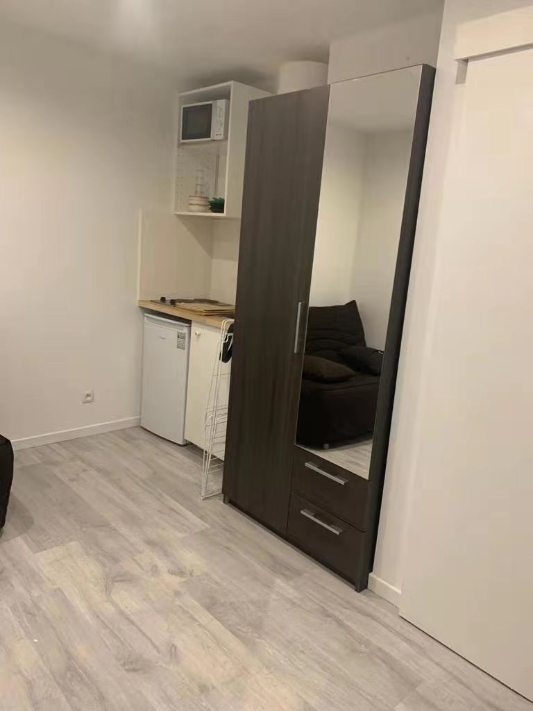 PARIS 18区·18平·studio·家具齐全·仅长租[法国巴黎租房]