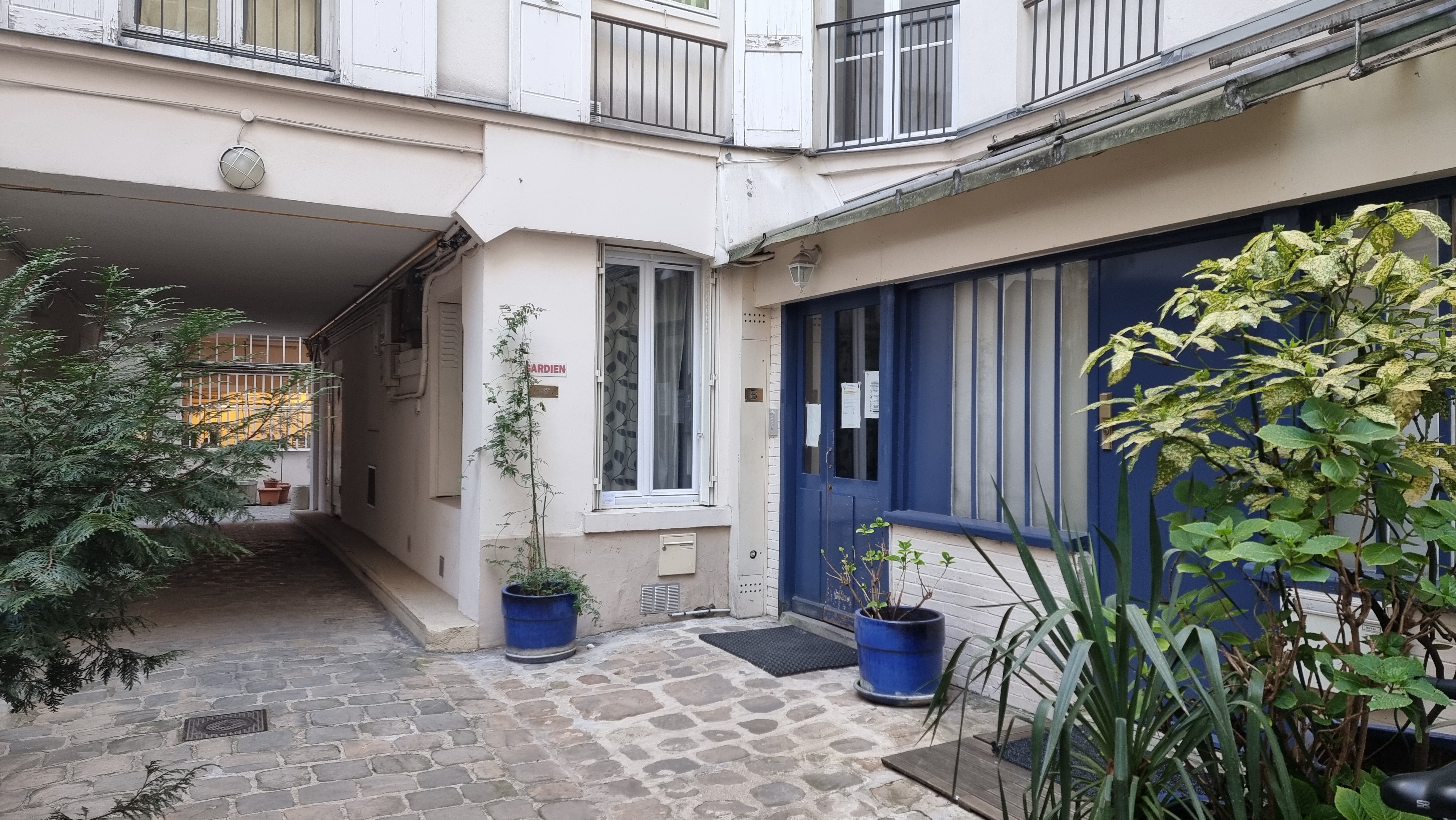 PARIS 11지역·18m²·studio·가구[프랑스 부동산,프랑스 아파트 매매,파리 집 구하기,프랑스 임대 부동산,프랑스 부동산 투자,프랑스 아파트 임대 방법,파리 집 계약 절차,프랑스 부동산 세금 정보,프랑스 부동산 중개인 추천,프랑스 주택 임대 시세,프랑스 주택 관리 서비스,프랑스 아파트 월세,프랑스 단기 임대,파리 집 임대,프랑스 월세 계약,프랑스 월세 시세,파리 임대 집 추천,프랑스 임대,프랑스 월세 ,프랑스 부동산 임대 서비스,프랑스 부동산 중개,프랑스 부동산 에이전시,파리 부동산 중개인,프랑스 부동산 매물,파리 부동산 에이전시 추천,파리 현지 부동산 상담,파리 부동산 거래 대행,프랑스 부동산 시세 조회,프랑스 부동산 서비스,파리 부동산 에이전시,프랑스 부동산 전문가,프랑스 부동산 거래 팁,프랑스 주택 중개 플랫폼,파리 유학생 ,프랑스 유학 집 구하기,파리 학생 기숙사 임대,프랑스 유학생 월세 아파트,프랑스 유학 임대 계약,파리 유학 생활 집 구하기,프랑스 유학생 쉐어하우스,프랑스 가족용 주택 매매,파리 가족 아파트 임대,프랑스 어린이 학교 근처 집,프랑스 이민 주택 ,맞춤형 부동산 서비스,파리 단기 임대 아파트,프랑스 출장용 주택,파리 월 단위 임대]