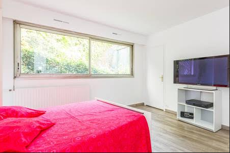 PARIS 8e·27m²·Studio·Meublé·A long terme uniquement[Location à Paris France]