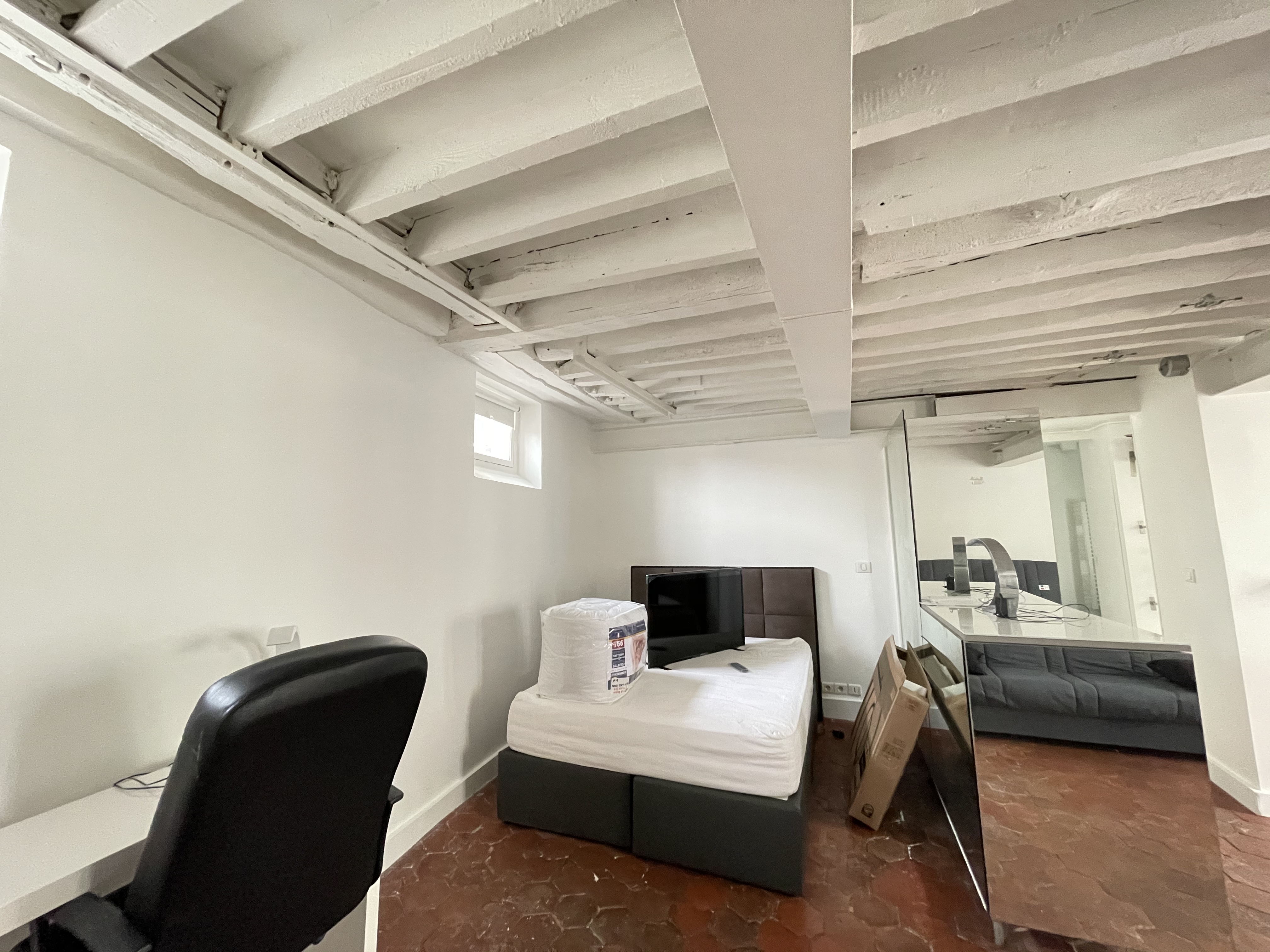 PARIS 3지역·40m²·아파트·가구·장기만 가능[프랑스 부동산,프랑스 아파트 매매,파리 집 구하기,프랑스 임대 부동산,프랑스 부동산 투자,프랑스 아파트 임대 방법,파리 집 계약 절차,프랑스 부동산 세금 정보,프랑스 부동산 중개인 추천,프랑스 주택 임대 시세,프랑스 주택 관리 서비스,프랑스 아파트 월세,프랑스 단기 임대,파리 집 임대,프랑스 월세 계약,프랑스 월세 시세,파리 임대 집 추천,프랑스 임대,프랑스 월세 ,프랑스 부동산 임대 서비스,프랑스 부동산 중개,프랑스 부동산 에이전시,파리 부동산 중개인,프랑스 부동산 매물,파리 부동산 에이전시 추천,파리 현지 부동산 상담,파리 부동산 거래 대행,프랑스 부동산 시세 조회,프랑스 부동산 서비스,파리 부동산 에이전시,프랑스 부동산 전문가,프랑스 부동산 거래 팁,프랑스 주택 중개 플랫폼,파리 유학생 ,프랑스 유학 집 구하기,파리 학생 기숙사 임대,프랑스 유학생 월세 아파트,프랑스 유학 임대 계약,파리 유학 생활 집 구하기,프랑스 유학생 쉐어하우스,프랑스 가족용 주택 매매,파리 가족 아파트 임대,프랑스 어린이 학교 근처 집,프랑스 이민 주택 ,맞춤형 부동산 서비스,파리 단기 임대 아파트,프랑스 출장용 주택,파리 월 단위 임대]