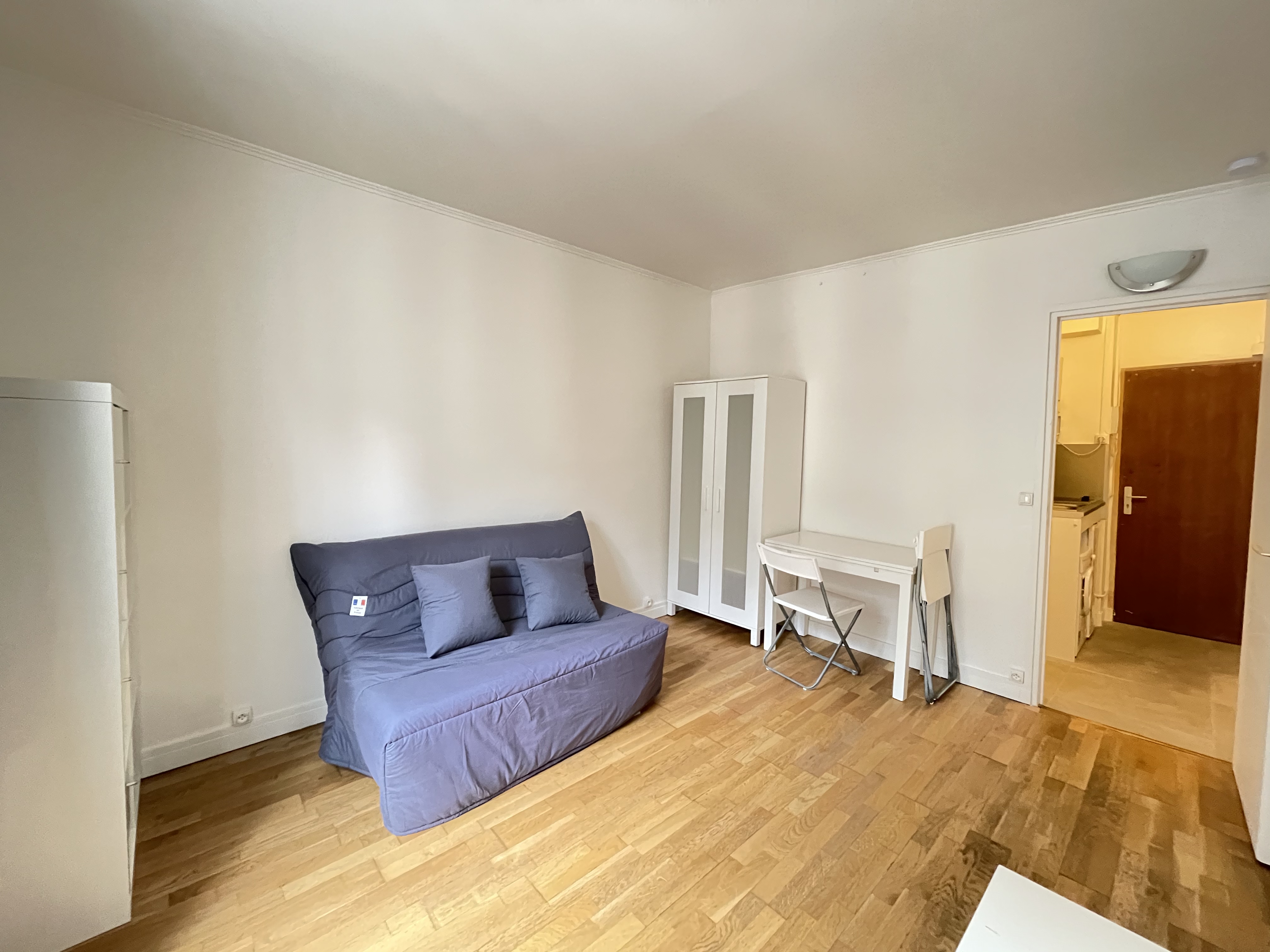 PARIS 9区·18平·studio·家具齐全·仅长租[法国巴黎租房]