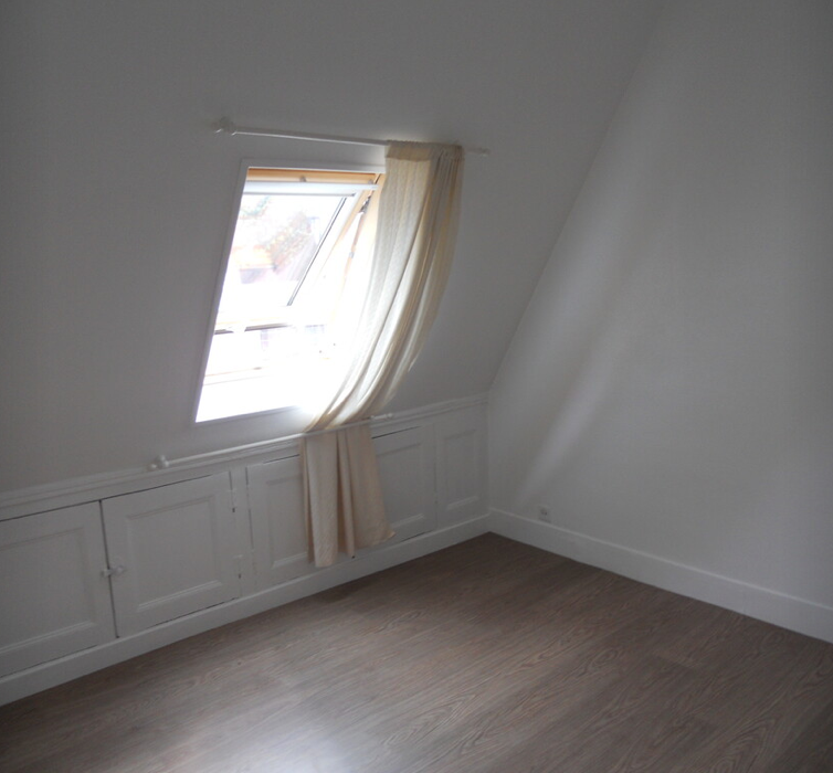 PARIS 8e·14m²·studio·No furniture·Long-term only[Paris Rental]