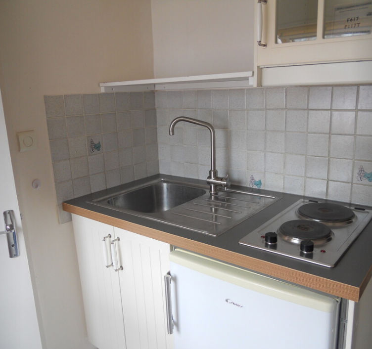 PARIS 8e·14m²·studio·No furniture·Long-term only[Paris Rental]