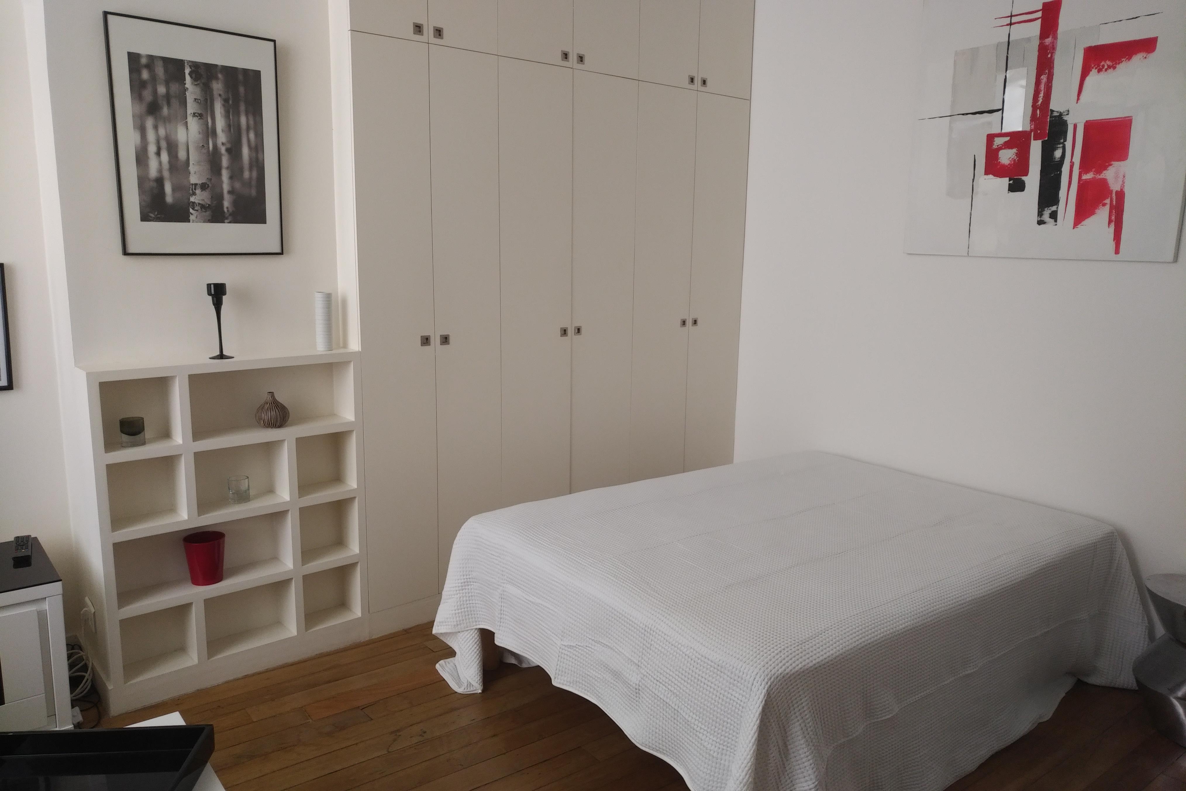 PARIS 3区·25平平·studio·有家具·仅长租[法国巴黎租房]