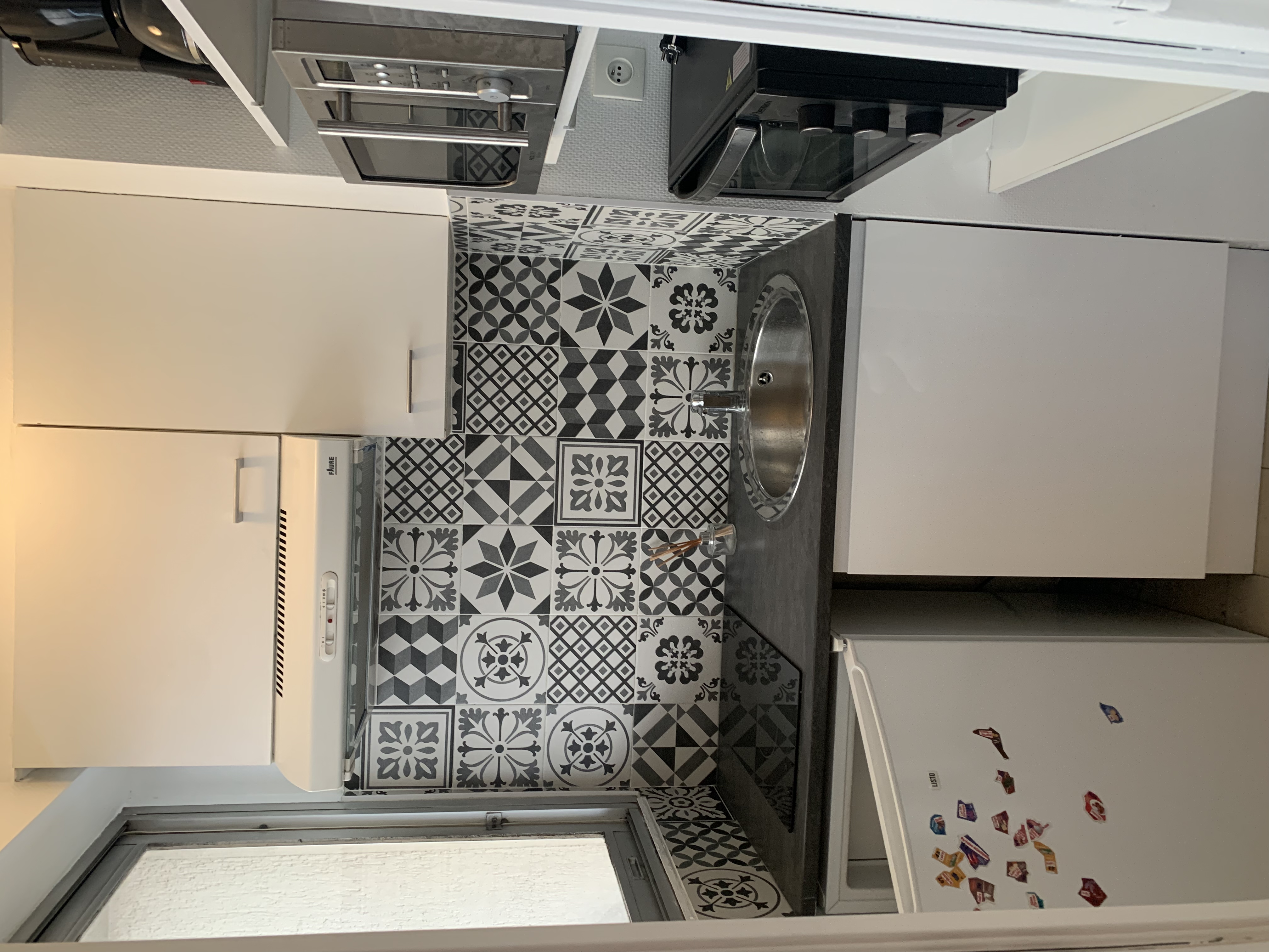PARIS 18区·29平·studio·有家具·仅长租[法国巴黎租房]