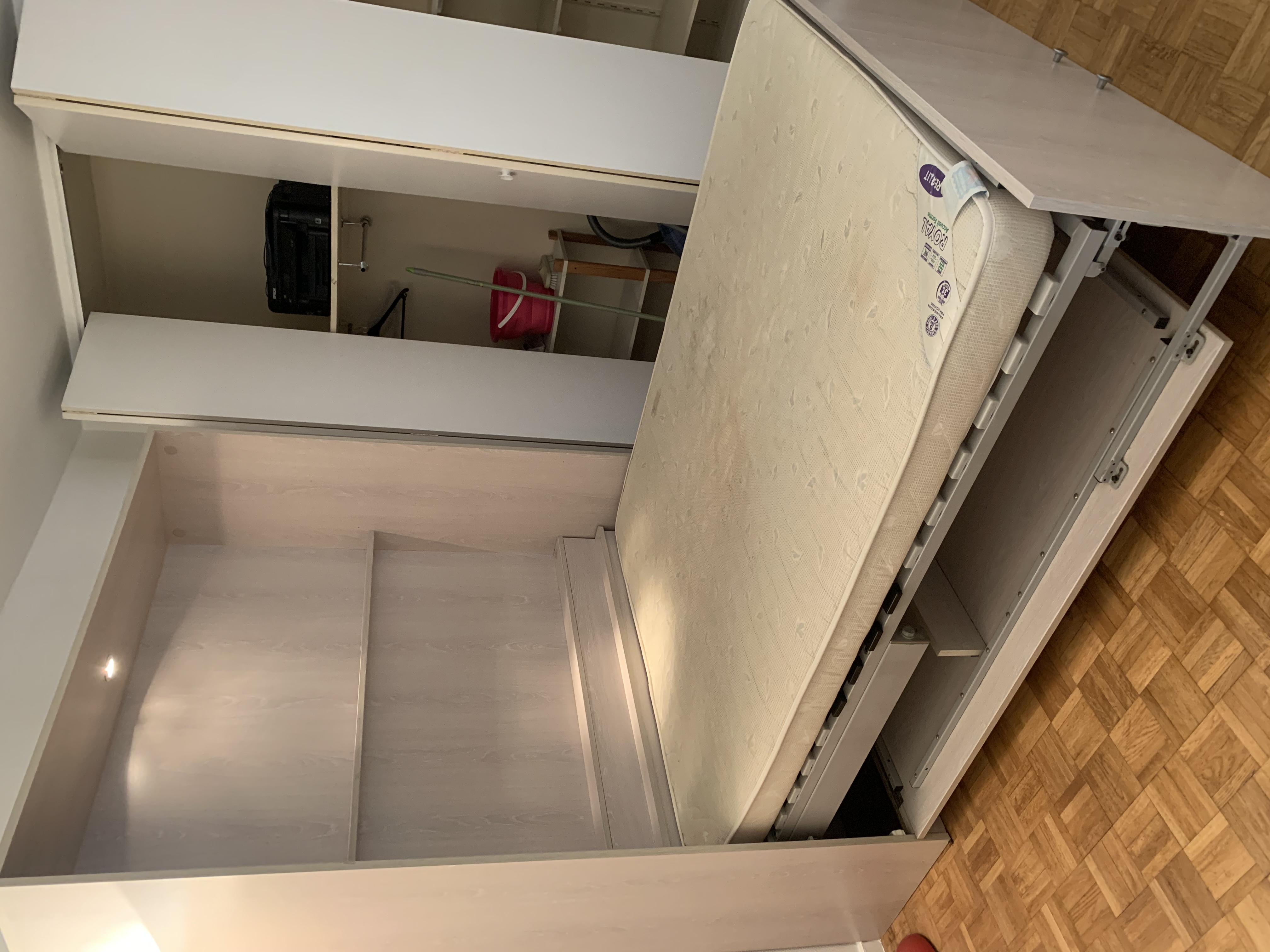 PARIS 18区·29平·studio·有家具·仅长租[法国巴黎租房]
