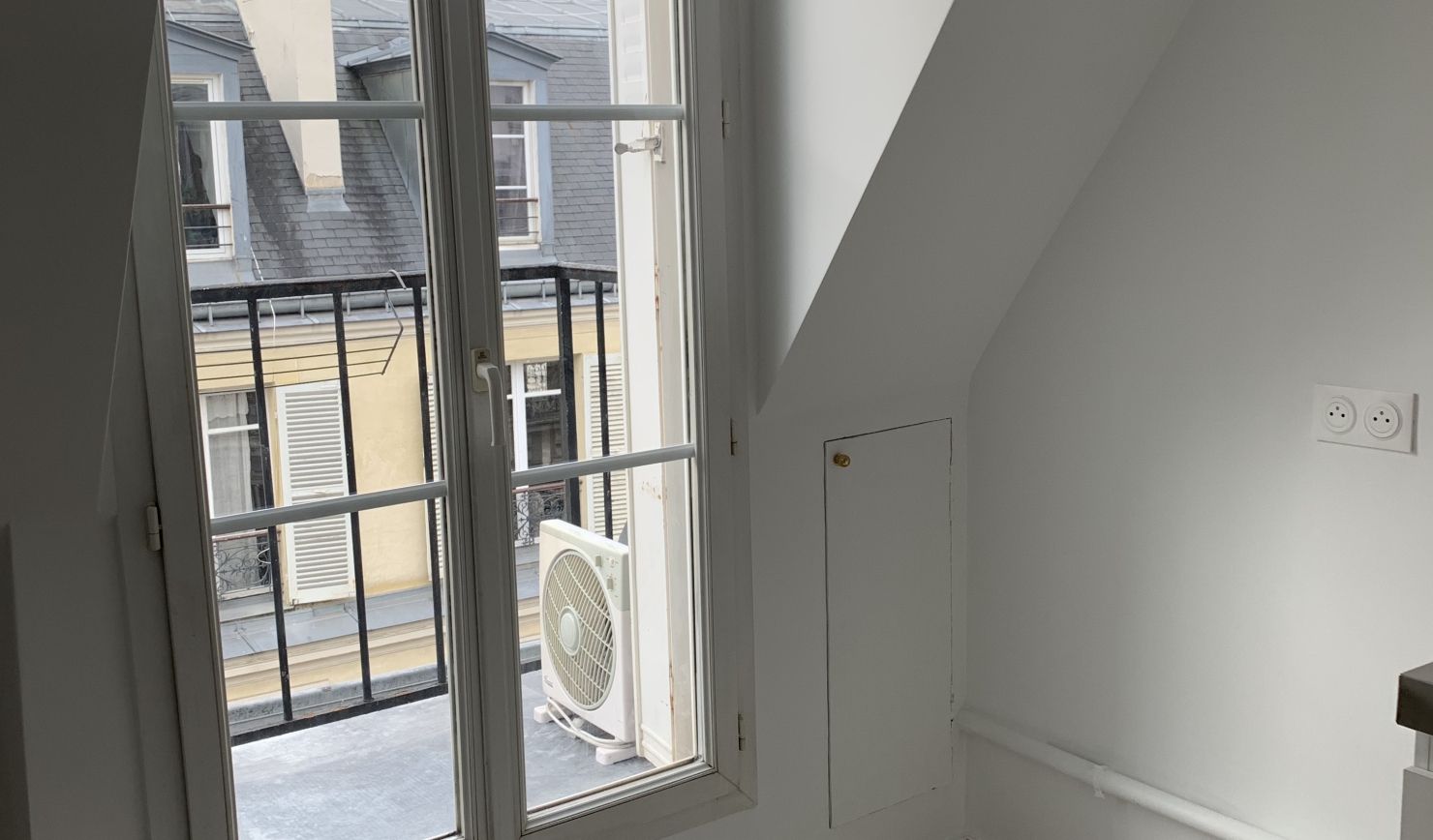 PARIS 17e·9m²·studio·Fully furnished·Long-term only[Paris Rental]