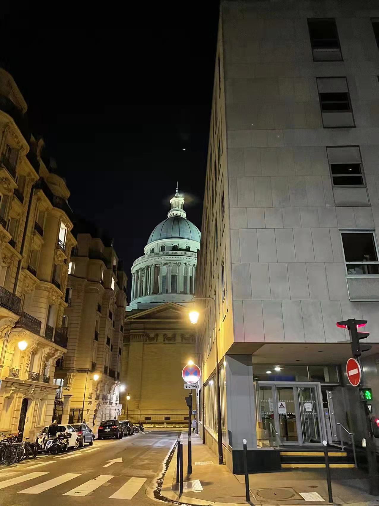 PARIS 5区·28平·studio·有家具·仅长租[法国巴黎租房]