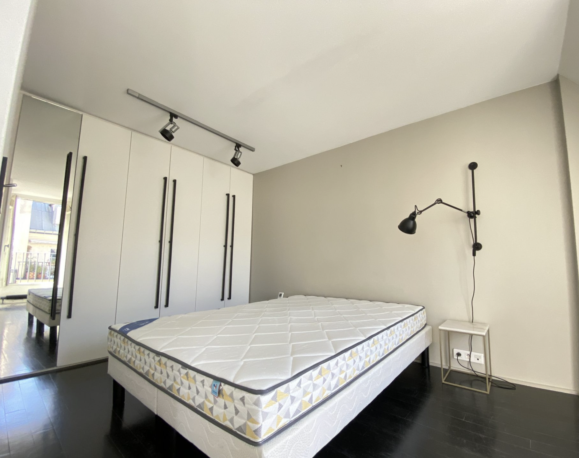 PARIS 9区·70平·公寓·有家具·仅长租[法国巴黎租房]