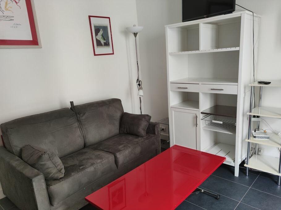 PARIS 1지역·20m²·studio·가구·장기만 가능[프랑스 부동산,프랑스 아파트 매매,파리 집 구하기,프랑스 임대 부동산,프랑스 부동산 투자,프랑스 아파트 임대 방법,파리 집 계약 절차,프랑스 부동산 세금 정보,프랑스 부동산 중개인 추천,프랑스 주택 임대 시세,프랑스 주택 관리 서비스,프랑스 아파트 월세,프랑스 단기 임대,파리 집 임대,프랑스 월세 계약,프랑스 월세 시세,파리 임대 집 추천,프랑스 임대,프랑스 월세 ,프랑스 부동산 임대 서비스,프랑스 부동산 중개,프랑스 부동산 에이전시,파리 부동산 중개인,프랑스 부동산 매물,파리 부동산 에이전시 추천,파리 현지 부동산 상담,파리 부동산 거래 대행,프랑스 부동산 시세 조회,프랑스 부동산 서비스,파리 부동산 에이전시,프랑스 부동산 전문가,프랑스 부동산 거래 팁,프랑스 주택 중개 플랫폼,파리 유학생 ,프랑스 유학 집 구하기,파리 학생 기숙사 임대,프랑스 유학생 월세 아파트,프랑스 유학 임대 계약,파리 유학 생활 집 구하기,프랑스 유학생 쉐어하우스,프랑스 가족용 주택 매매,파리 가족 아파트 임대,프랑스 어린이 학교 근처 집,프랑스 이민 주택 ,맞춤형 부동산 서비스,파리 단기 임대 아파트,프랑스 출장용 주택,파리 월 단위 임대]