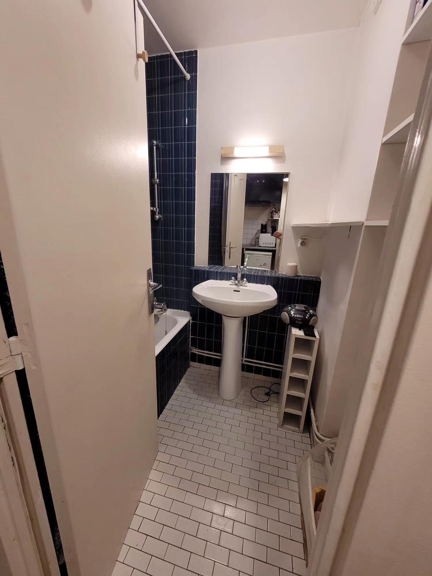 PARIS 18e·24m²·Studio·Entièrement équipé[Location à Paris France]