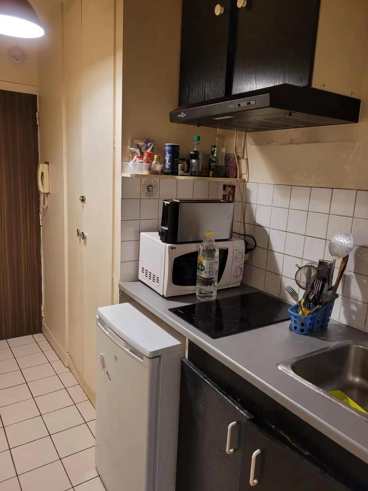 PARIS 18e·24m²·Studio·Entièrement équipé[Location à Paris France]