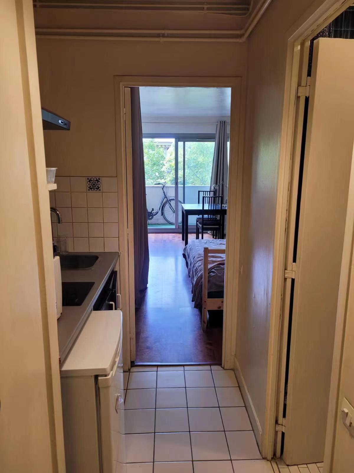 PARIS 18e·24m²·Studio·Entièrement équipé[Location à Paris France]