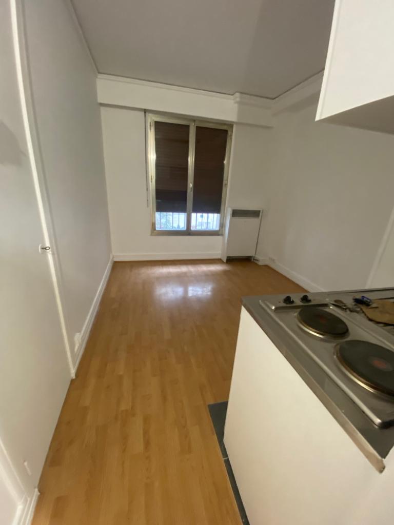 PARIS 7e·14m²·studio·With furniture[Paris Rental]