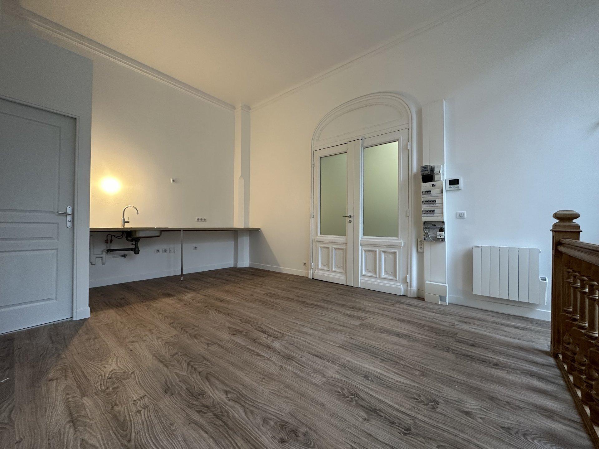 PARIS 6e·42m²·Appartement·Non meublé[Location à Paris France]