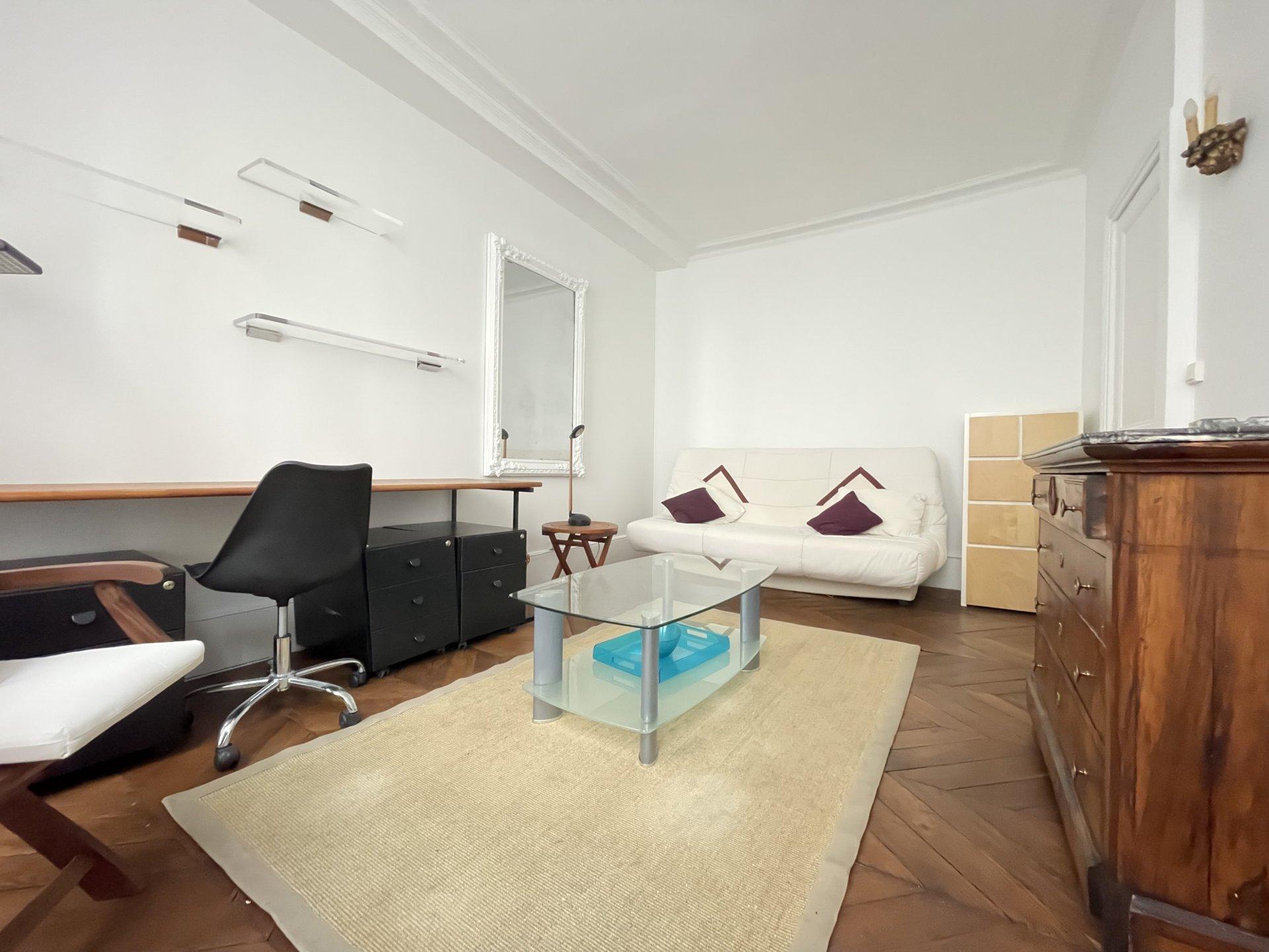 PARIS 7e·30m²·Studio·Meublé[Location à Paris France]