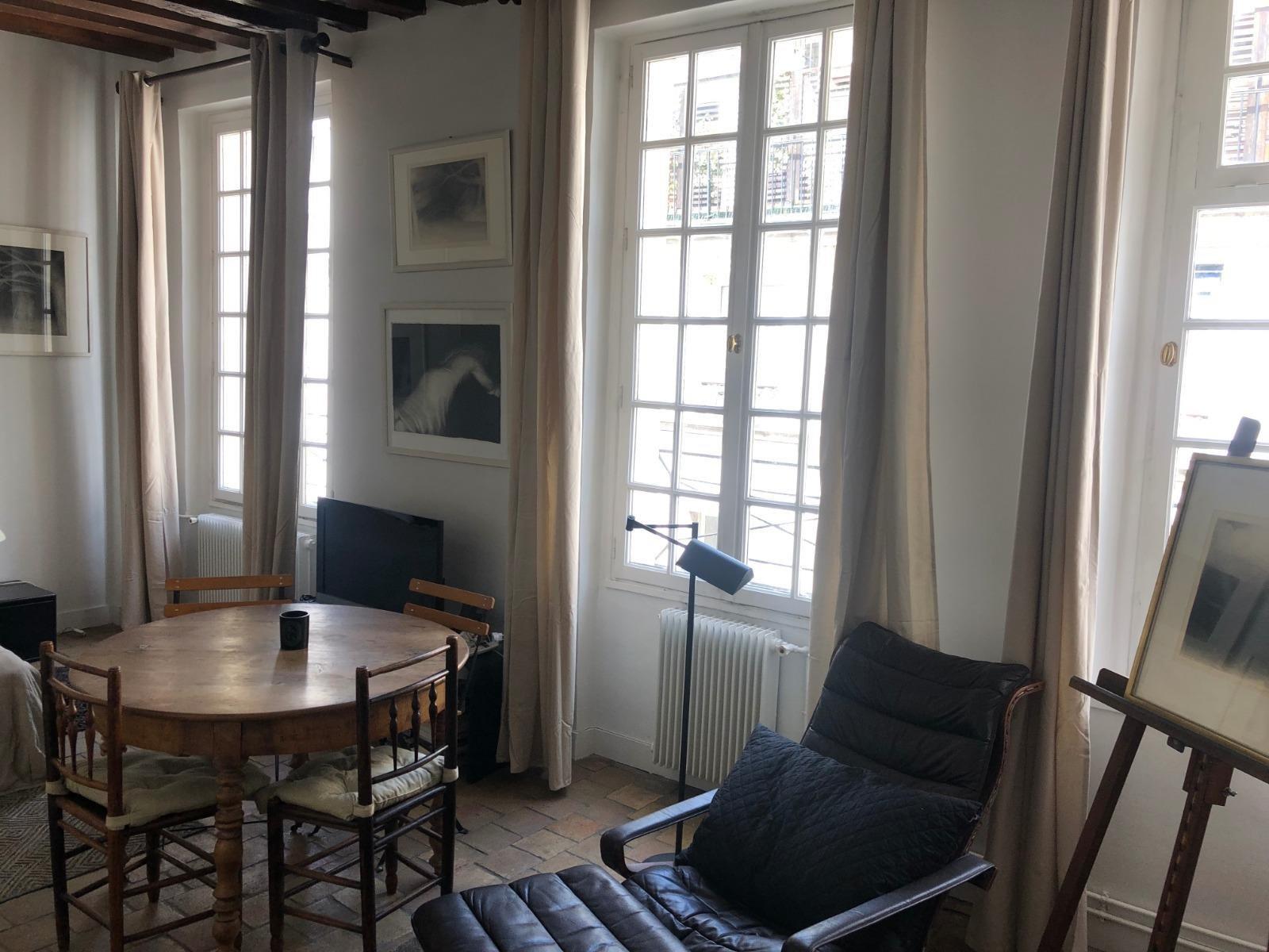 PARIS 4e·40m²·studio·With furniture[Paris Rental]