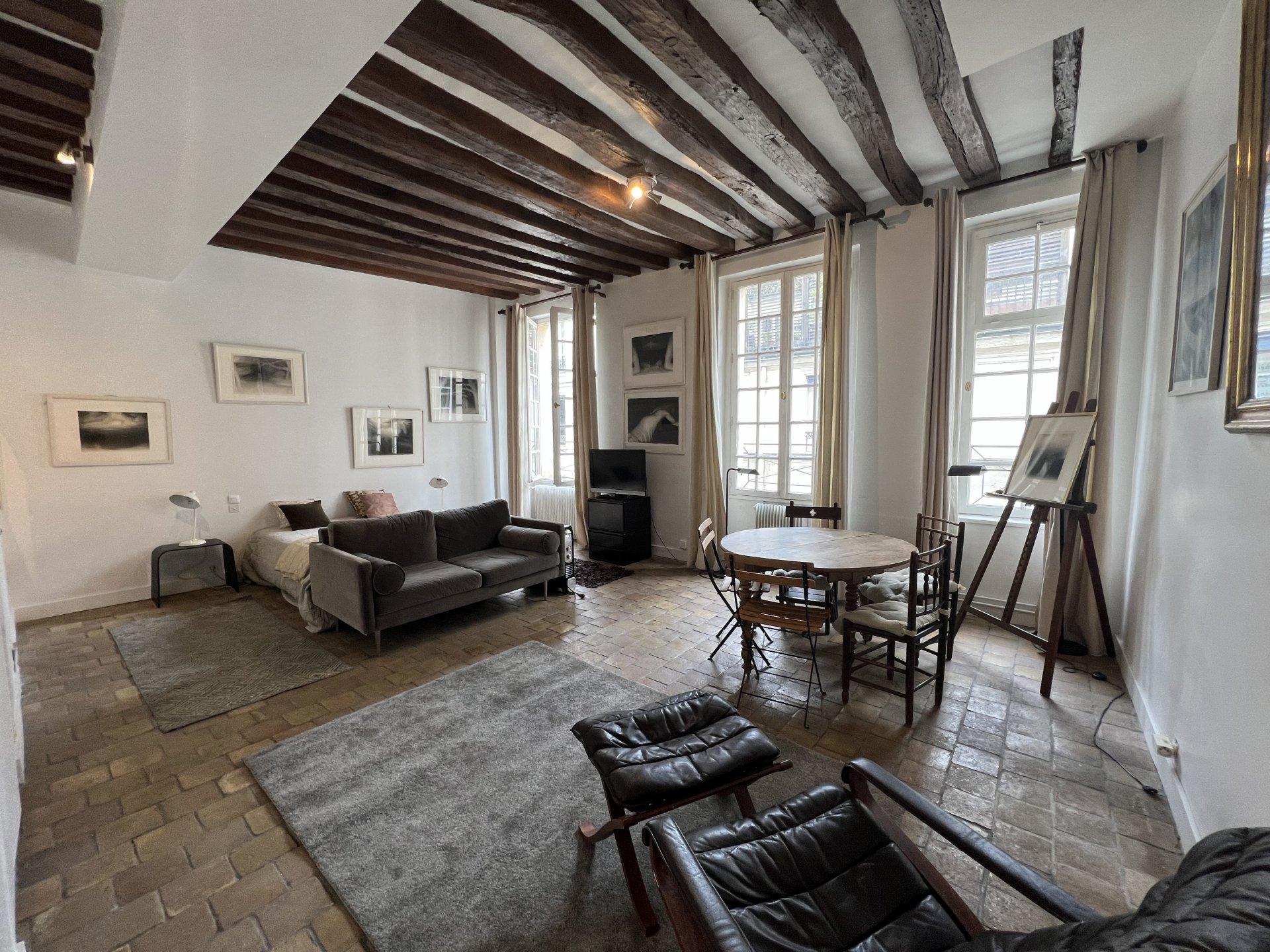 PARIS 4e·40m²·studio·With furniture[Paris Rental]