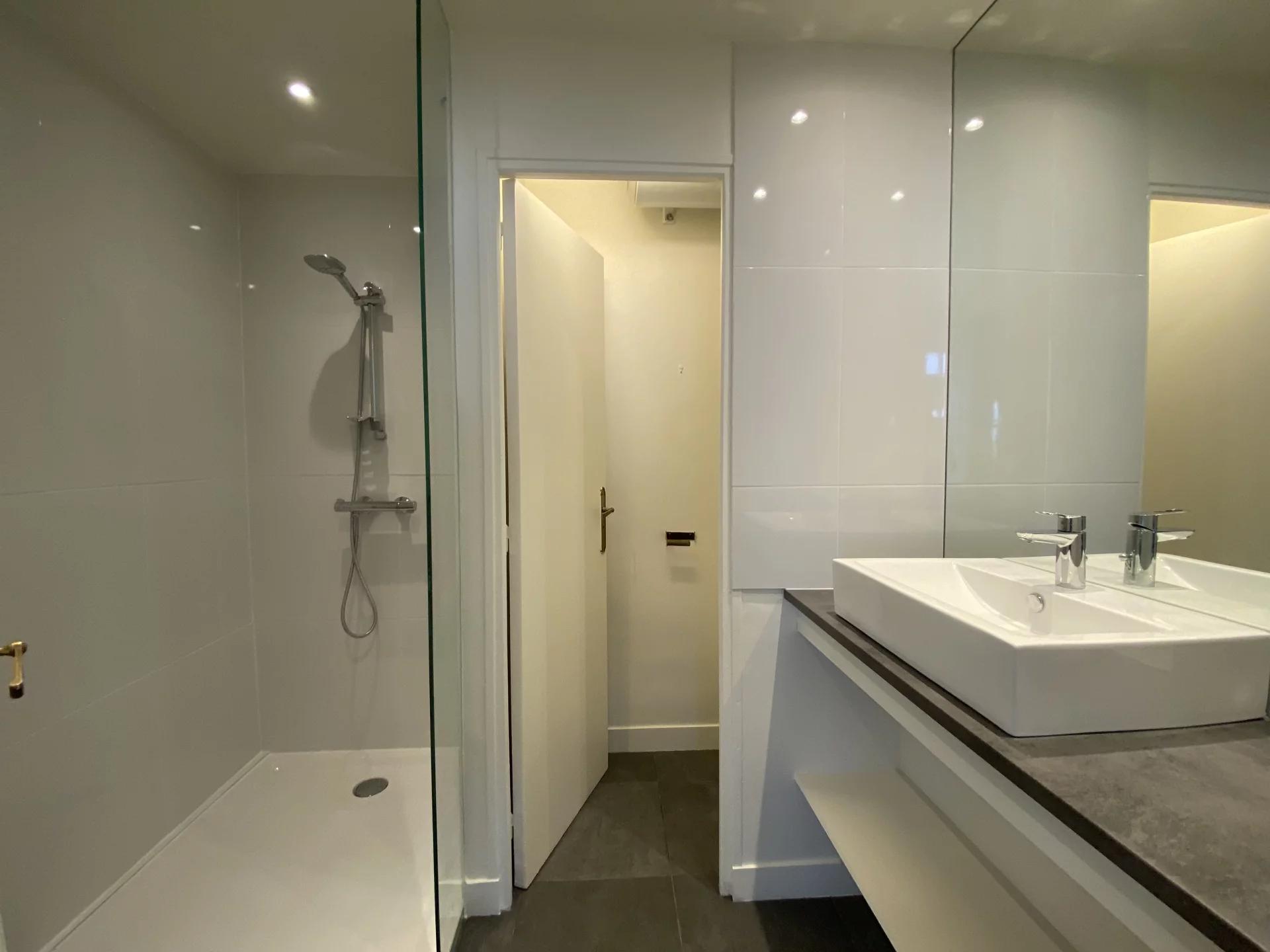 PARIS 4e·40m²·studio·With furniture[Paris Rental]