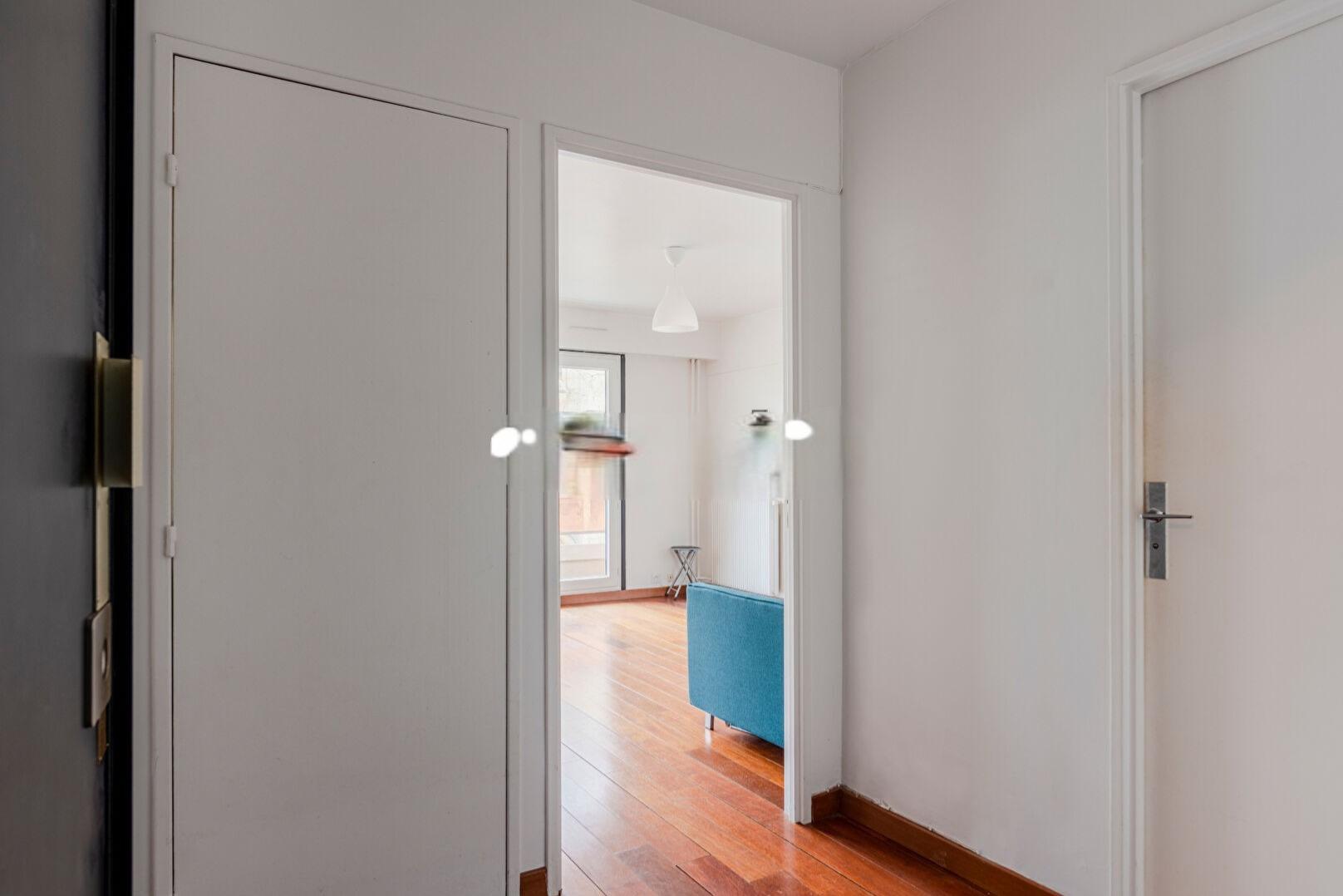 PARIS 11e·30m²·studio·With furniture[Paris Rental]