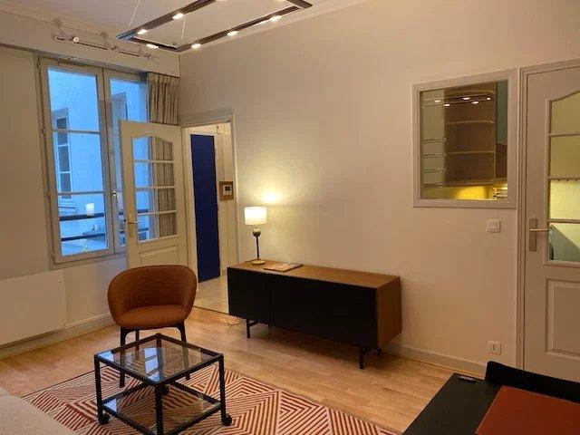 PARIS 7e·29m²·studio·With furniture[Paris Rental]