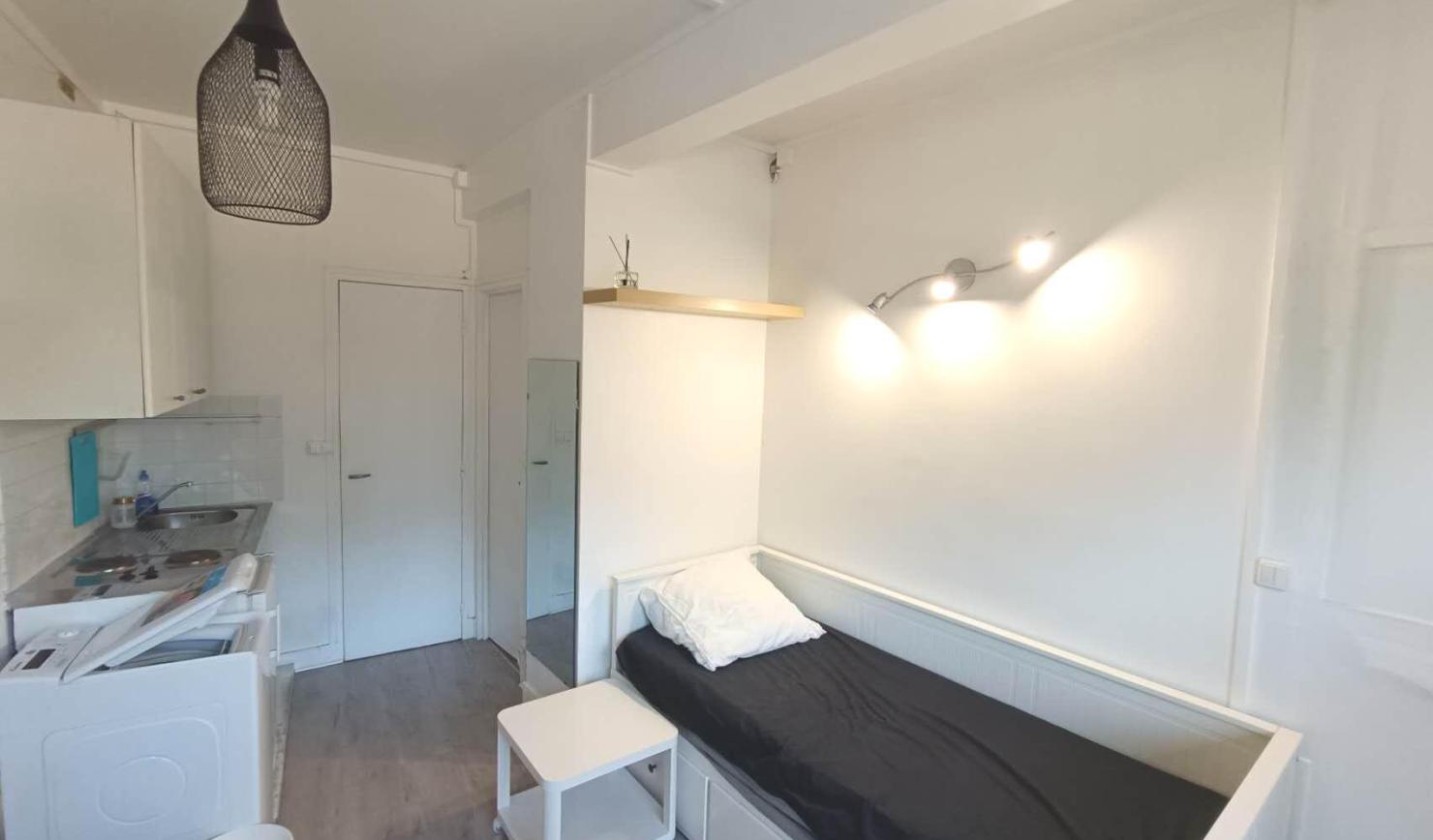 PARIS 15e·17m²·studio·With furniture[Paris Rental]