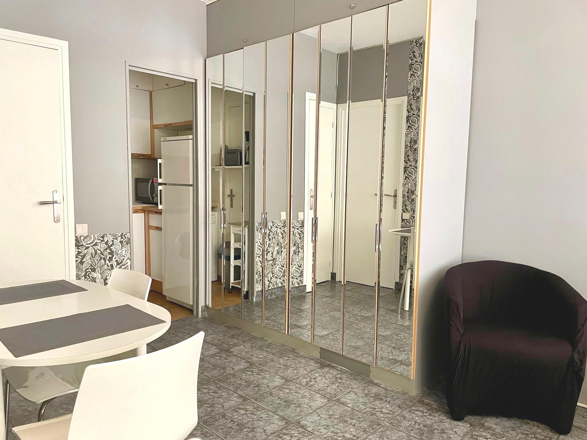 PARIS 8e·31m²·studio·Fully furnished[Paris Rental]