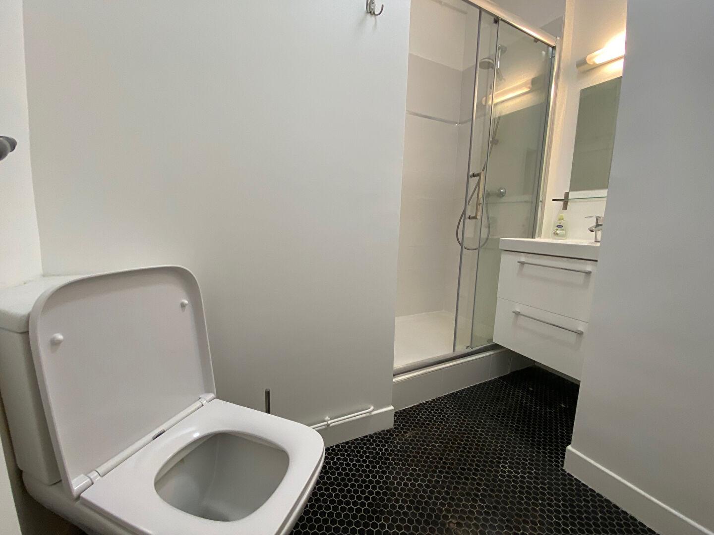 PARIS 8e·25.04m²·studio·With furniture[Paris Rental]