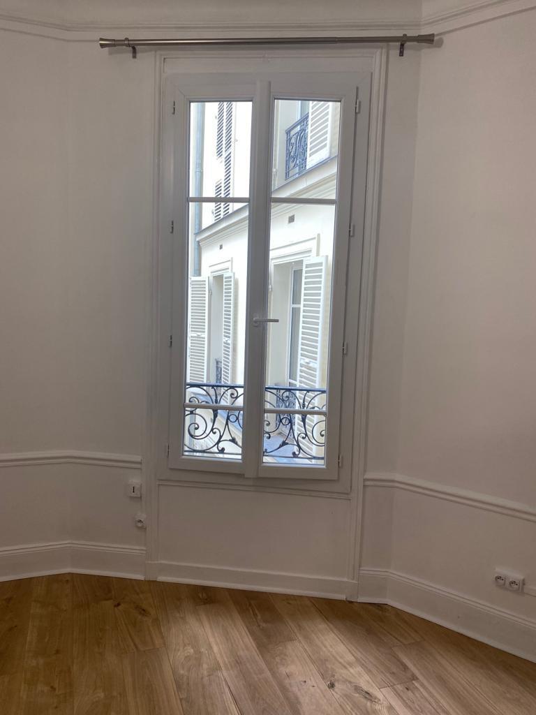 PARIS 9e·14m²·studio·With furniture[Paris Rental]