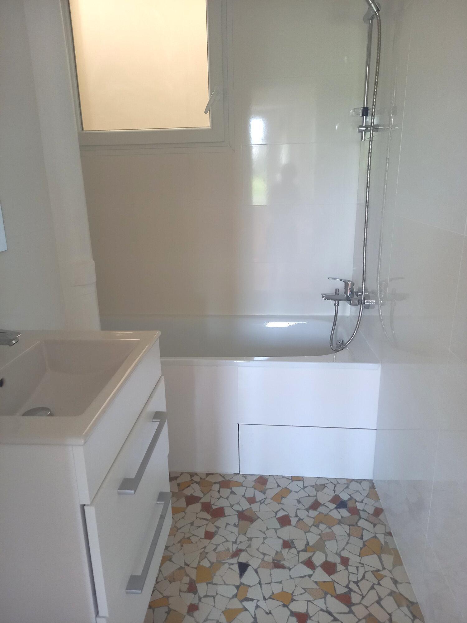 PARIS 15e·27m²·studio·No furniture·Long-term only[Paris Rental]
