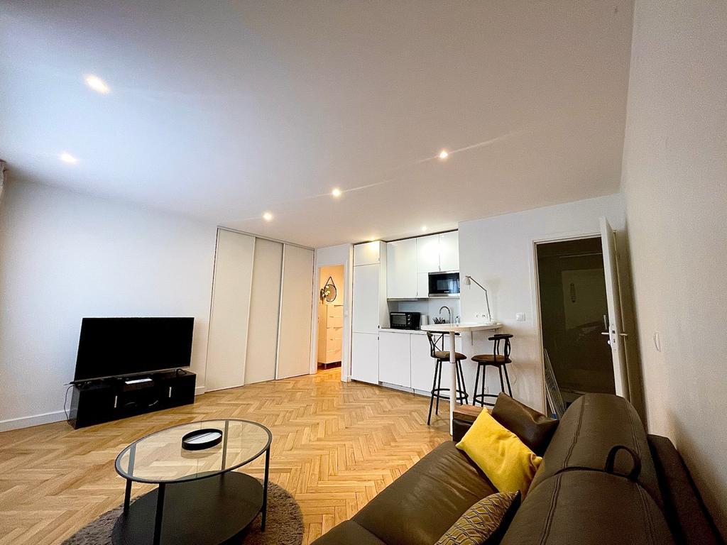 PARIS 16e·32m²·studio·With furniture[Paris Rental]