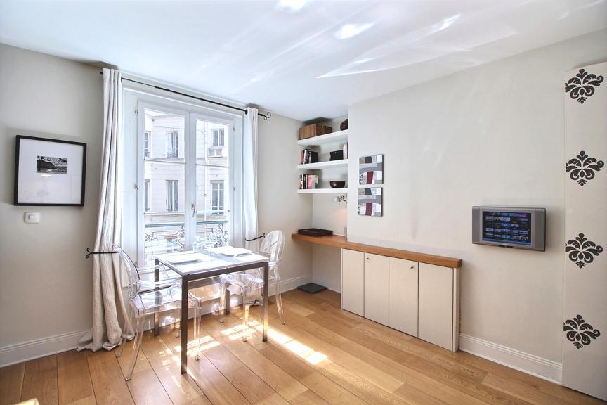 PARIS 10e·25m²·studio·With furniture[Paris Rental]