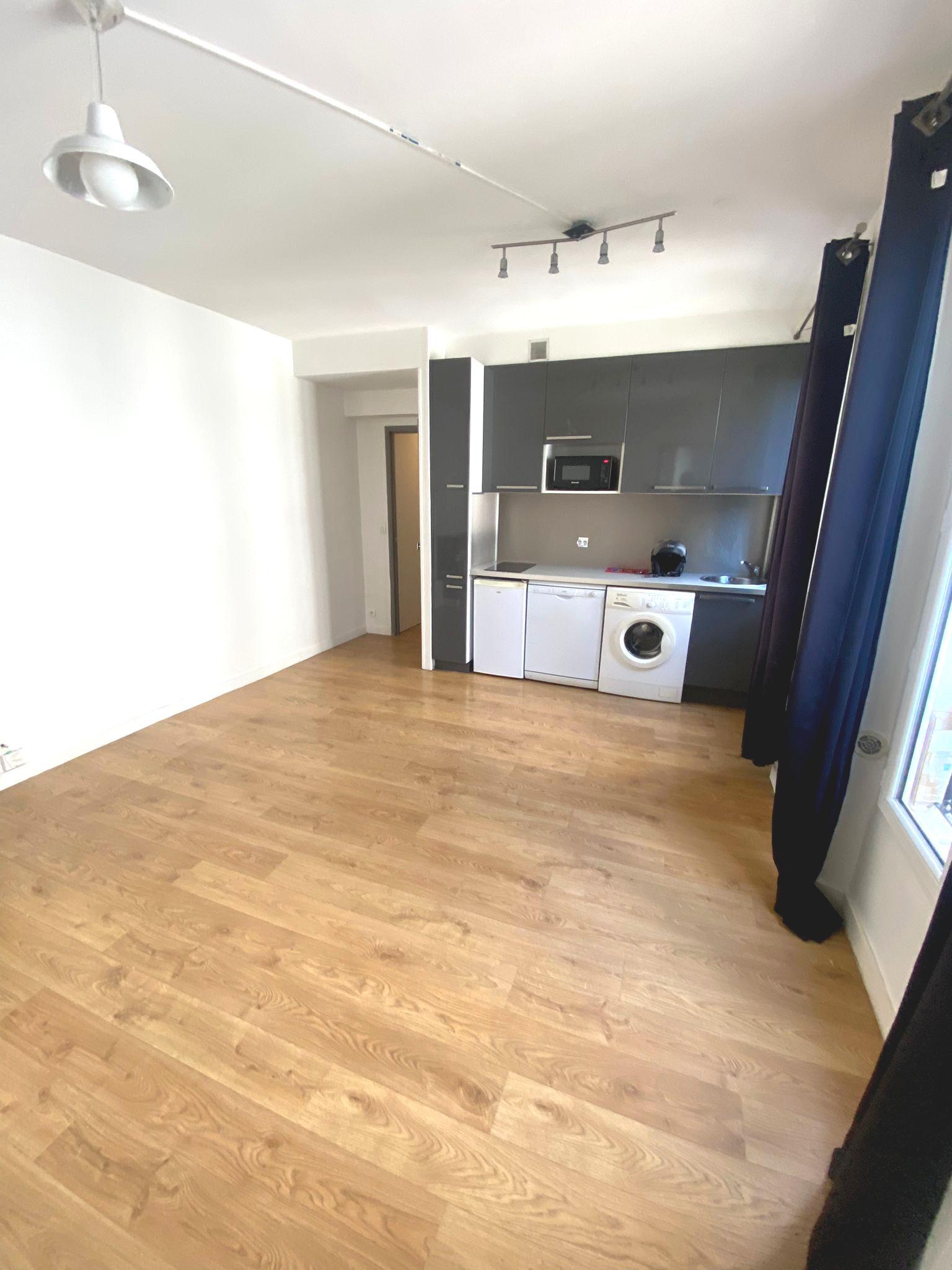 PARIS 18e·40m²·apartment·With furniture[Paris Rental]