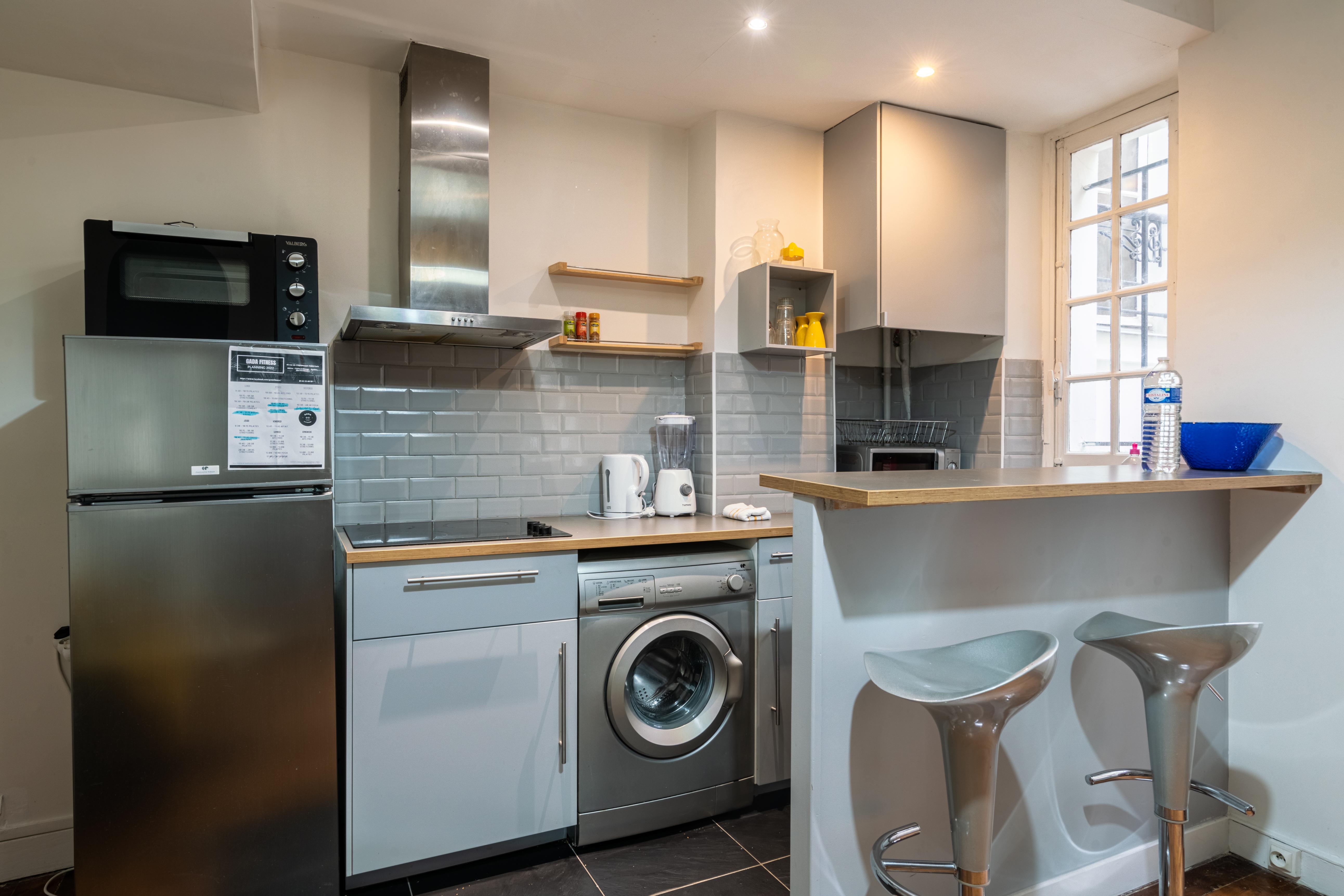 PARIS 18e·32m²·studio·With furniture[Paris Rental]