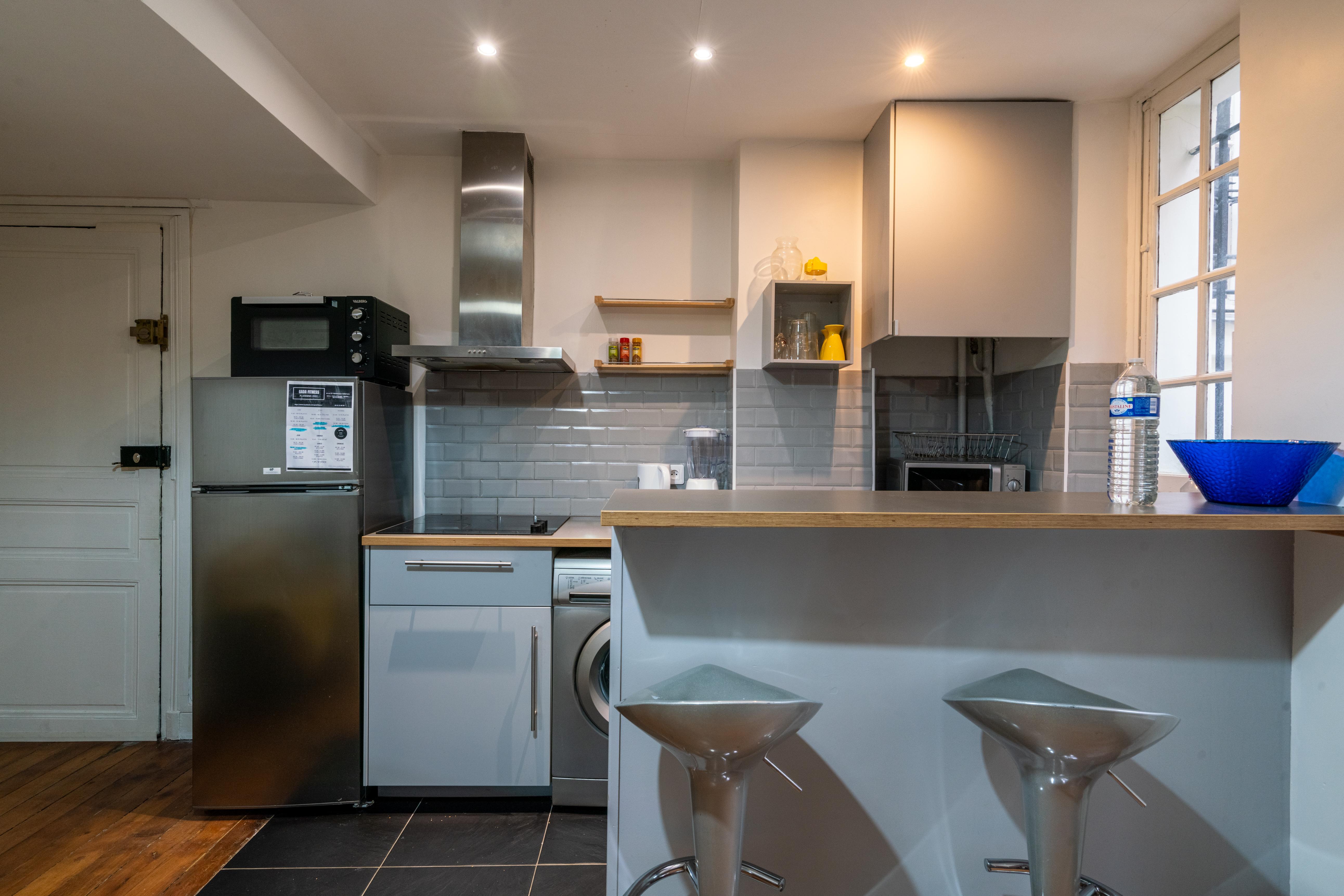 PARIS 18e·32m²·studio·With furniture[Paris Rental]