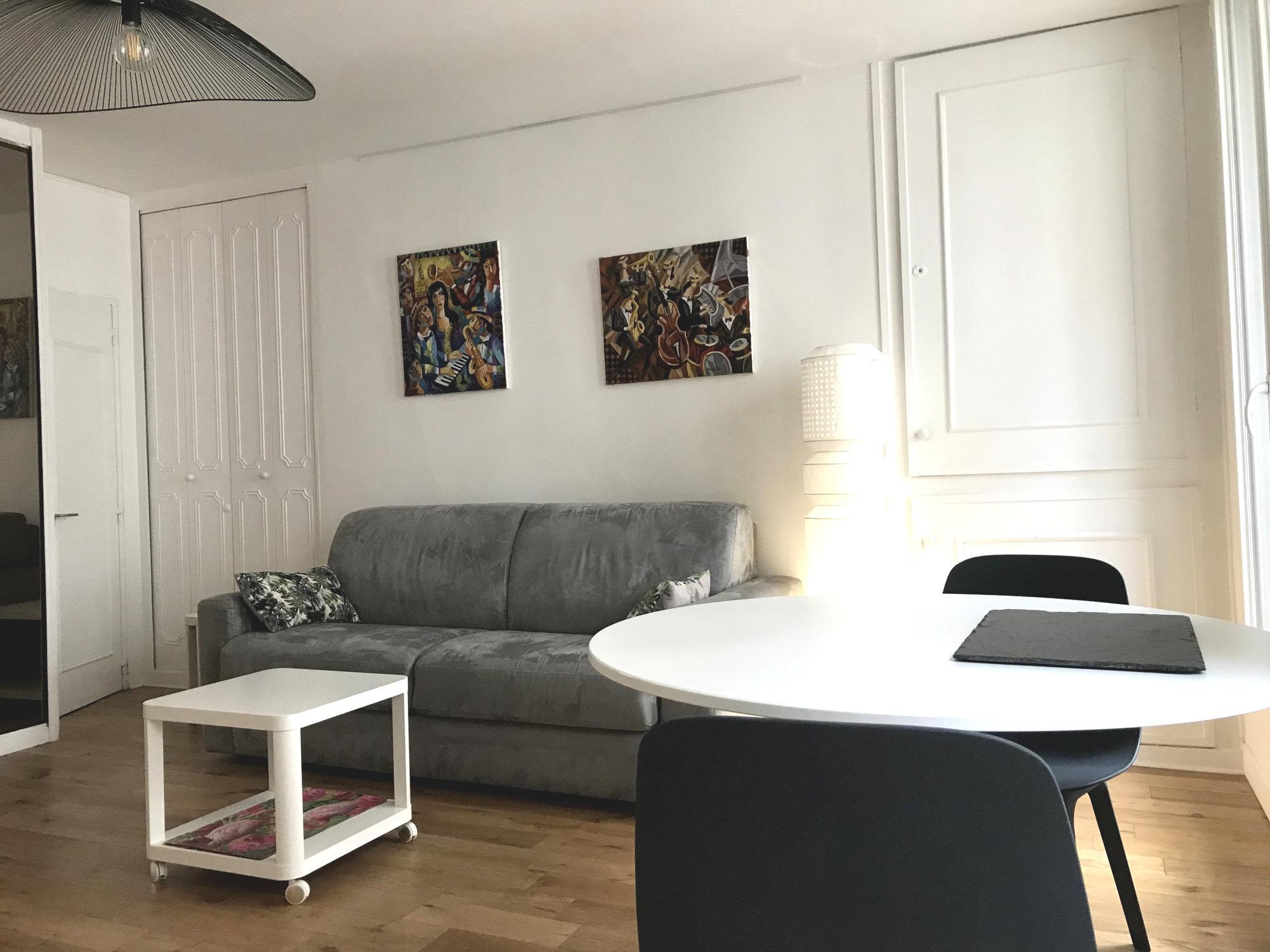 PARIS 4지역·40m²·아파트·가구[프랑스 부동산,프랑스 아파트 매매,파리 집 구하기,프랑스 임대 부동산,프랑스 부동산 투자,프랑스 아파트 임대 방법,파리 집 계약 절차,프랑스 부동산 세금 정보,프랑스 부동산 중개인 추천,프랑스 주택 임대 시세,프랑스 주택 관리 서비스,프랑스 아파트 월세,프랑스 단기 임대,파리 집 임대,프랑스 월세 계약,프랑스 월세 시세,파리 임대 집 추천,프랑스 임대,프랑스 월세 ,프랑스 부동산 임대 서비스,프랑스 부동산 중개,프랑스 부동산 에이전시,파리 부동산 중개인,프랑스 부동산 매물,파리 부동산 에이전시 추천,파리 현지 부동산 상담,파리 부동산 거래 대행,프랑스 부동산 시세 조회,프랑스 부동산 서비스,파리 부동산 에이전시,프랑스 부동산 전문가,프랑스 부동산 거래 팁,프랑스 주택 중개 플랫폼,파리 유학생 ,프랑스 유학 집 구하기,파리 학생 기숙사 임대,프랑스 유학생 월세 아파트,프랑스 유학 임대 계약,파리 유학 생활 집 구하기,프랑스 유학생 쉐어하우스,프랑스 가족용 주택 매매,파리 가족 아파트 임대,프랑스 어린이 학교 근처 집,프랑스 이민 주택 ,맞춤형 부동산 서비스,파리 단기 임대 아파트,프랑스 출장용 주택,파리 월 단위 임대]