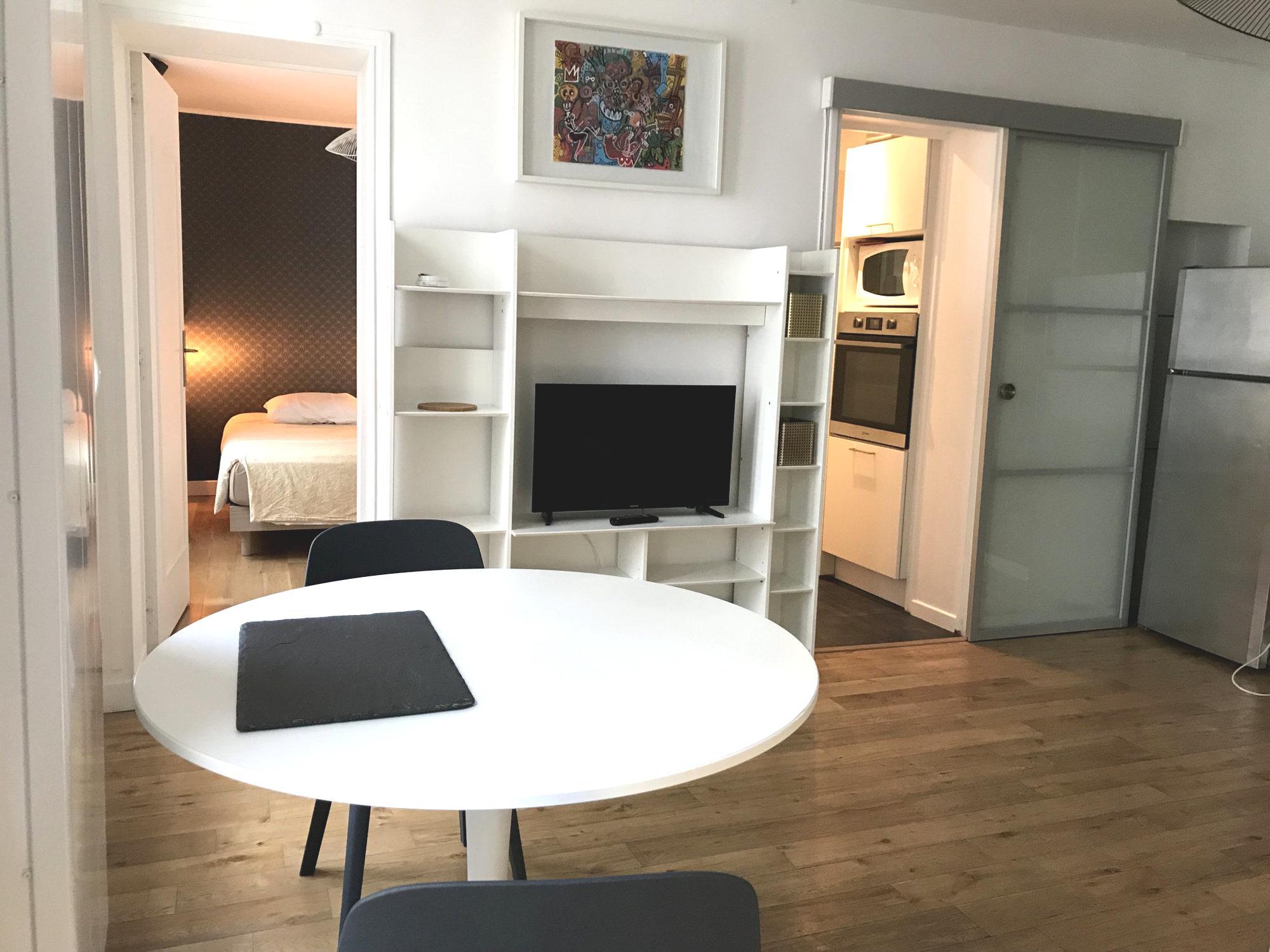 PARIS 4지역·40m²·아파트·가구[프랑스 부동산,프랑스 아파트 매매,파리 집 구하기,프랑스 임대 부동산,프랑스 부동산 투자,프랑스 아파트 임대 방법,파리 집 계약 절차,프랑스 부동산 세금 정보,프랑스 부동산 중개인 추천,프랑스 주택 임대 시세,프랑스 주택 관리 서비스,프랑스 아파트 월세,프랑스 단기 임대,파리 집 임대,프랑스 월세 계약,프랑스 월세 시세,파리 임대 집 추천,프랑스 임대,프랑스 월세 ,프랑스 부동산 임대 서비스,프랑스 부동산 중개,프랑스 부동산 에이전시,파리 부동산 중개인,프랑스 부동산 매물,파리 부동산 에이전시 추천,파리 현지 부동산 상담,파리 부동산 거래 대행,프랑스 부동산 시세 조회,프랑스 부동산 서비스,파리 부동산 에이전시,프랑스 부동산 전문가,프랑스 부동산 거래 팁,프랑스 주택 중개 플랫폼,파리 유학생 ,프랑스 유학 집 구하기,파리 학생 기숙사 임대,프랑스 유학생 월세 아파트,프랑스 유학 임대 계약,파리 유학 생활 집 구하기,프랑스 유학생 쉐어하우스,프랑스 가족용 주택 매매,파리 가족 아파트 임대,프랑스 어린이 학교 근처 집,프랑스 이민 주택 ,맞춤형 부동산 서비스,파리 단기 임대 아파트,프랑스 출장용 주택,파리 월 단위 임대]