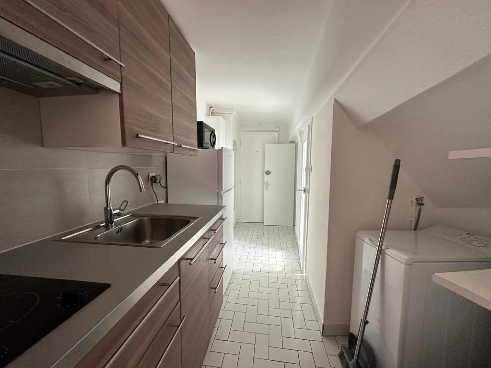 PARIS 4e·17m²·Studio·Meublé[Location à Paris France]