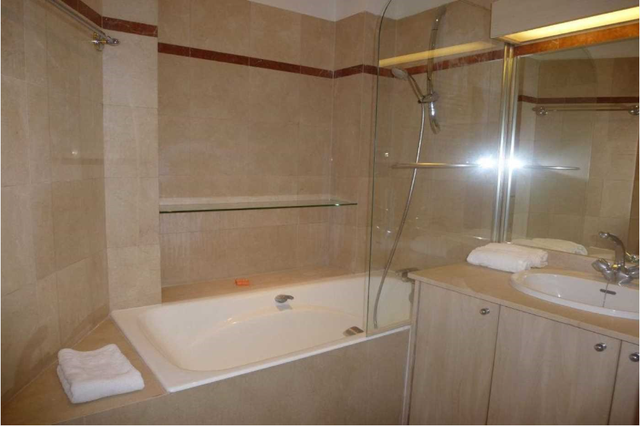 PARIS 8e·45m²·Appartement·Meublé[Location à Paris France]