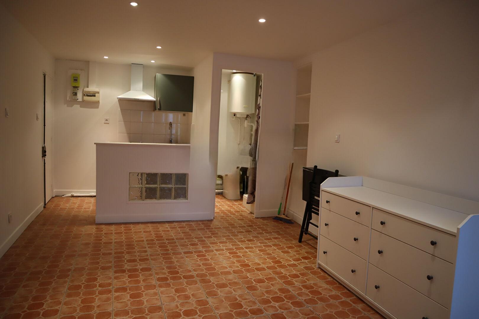 PARIS 11e·22m²·Studio·Meublé[Location à Paris France]