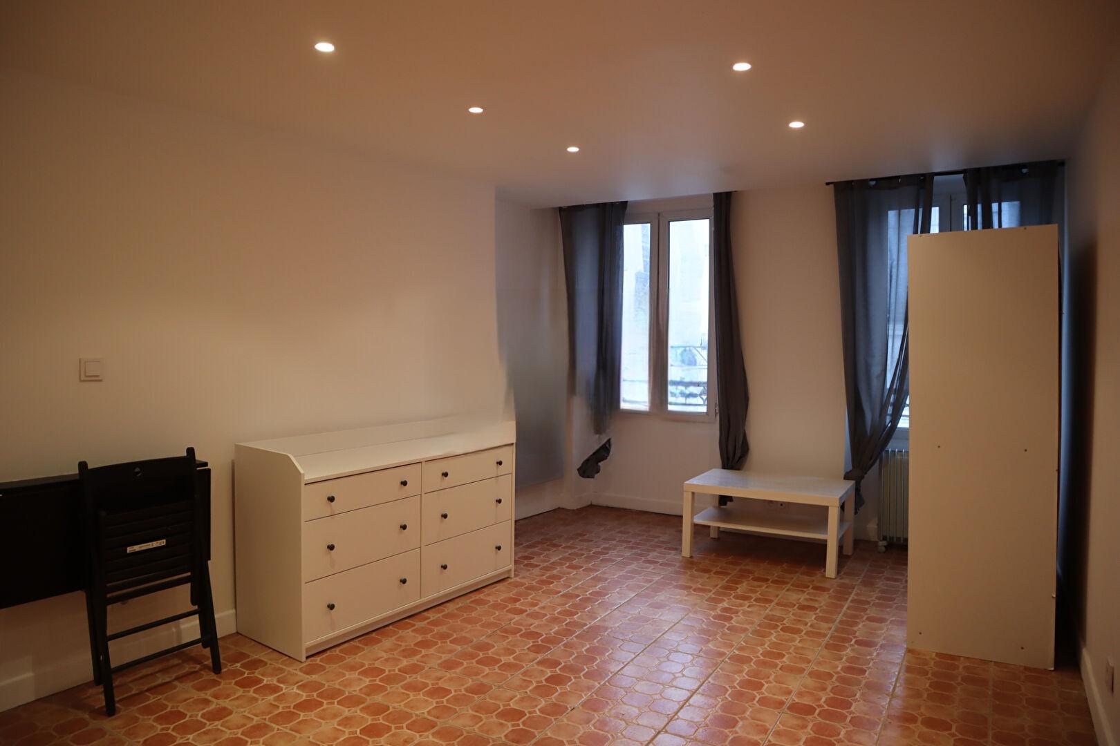 PARIS 11e·22m²·Studio·Meublé[Location à Paris France]